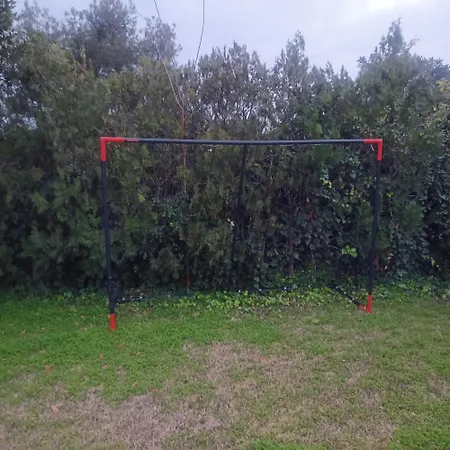 Con Piscina Lua 마니세스