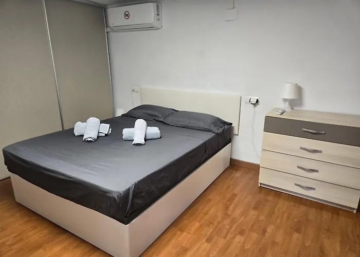 Con Piscina Lua Manises