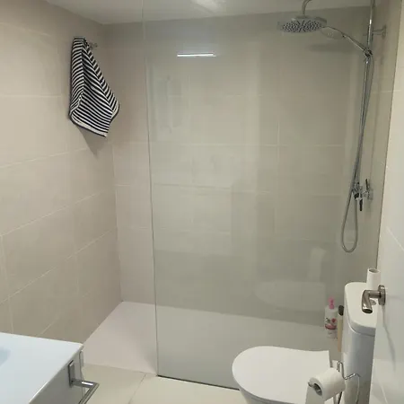 Con Piscina Lua * Manises