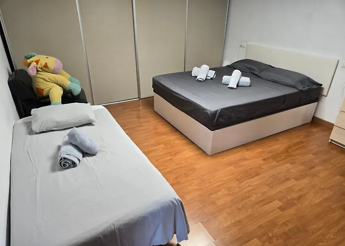 Con Piscina Lua * Manises